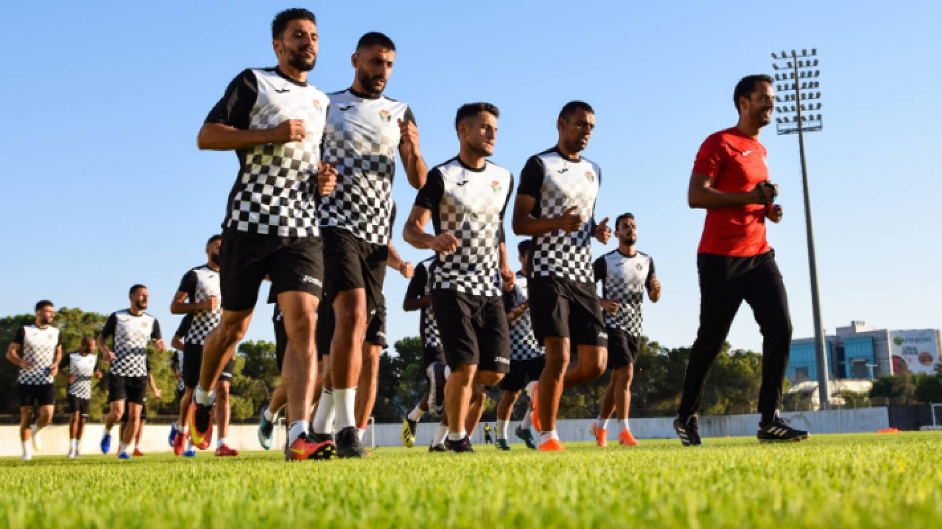 لاعبو المنتخب الوطني