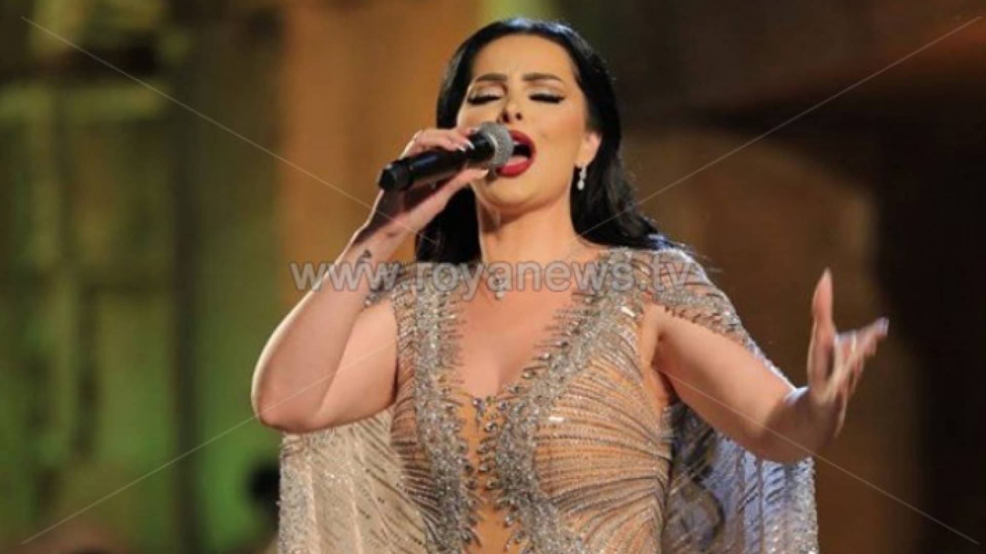 الفنانة ديانا كرزون خلال حفلها الأخير بمهرجان جرش