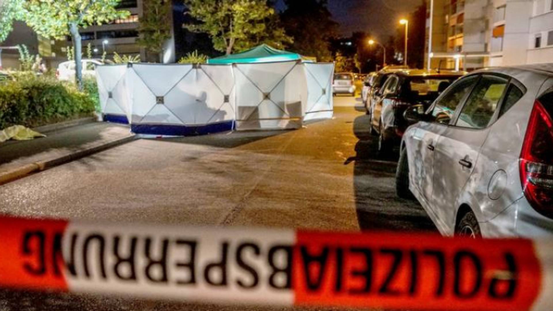 من مكان وقوع الجريمة