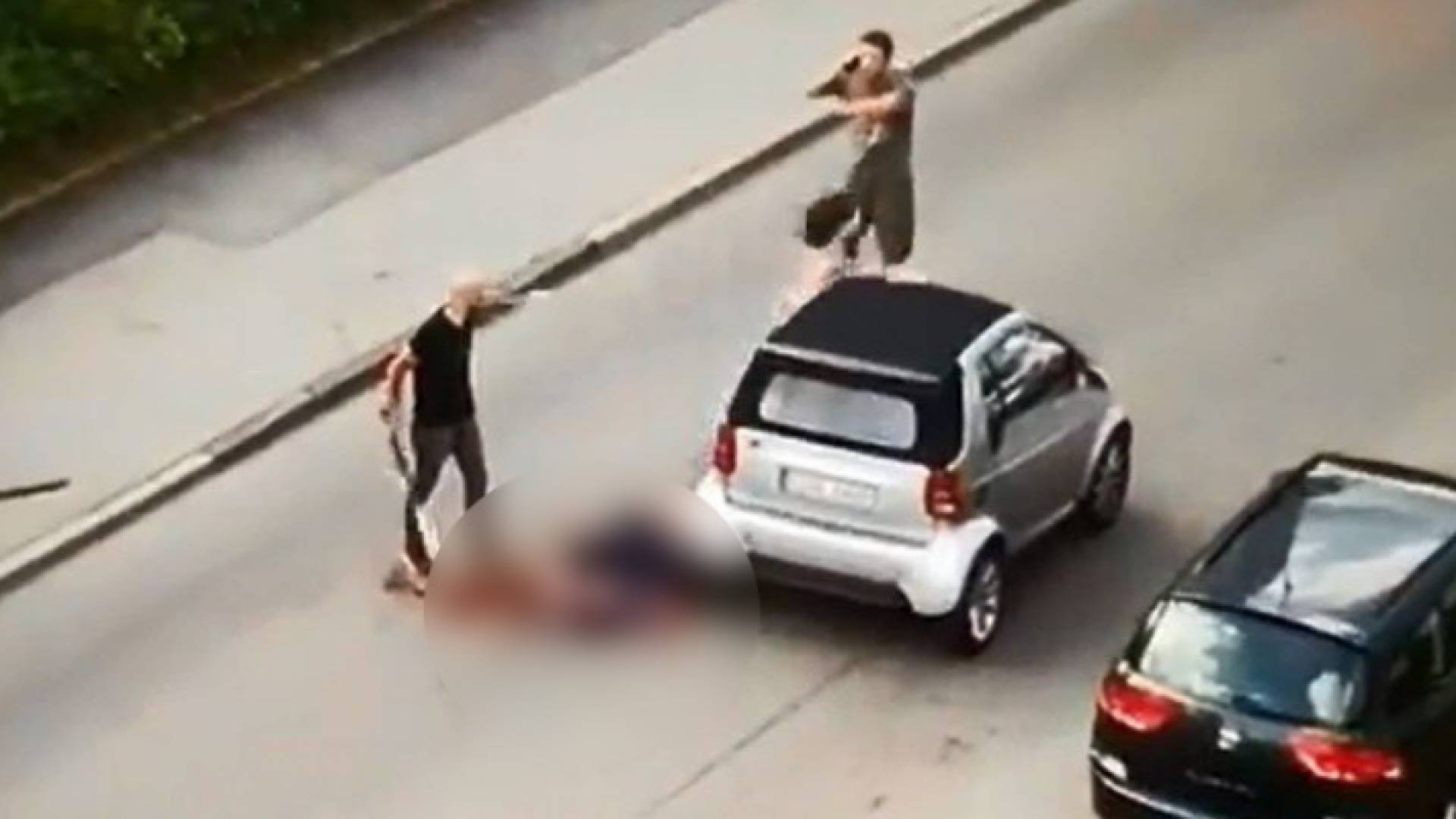 من موقع الجريمة