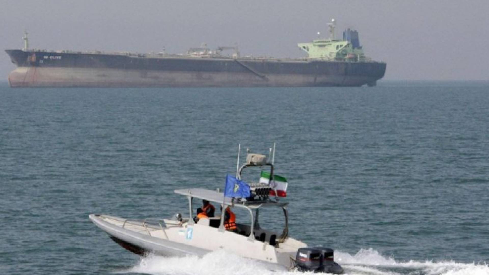 وزارة النفط العراقية تنفي علاقتها بناقلة نفط احتجزتها إيران