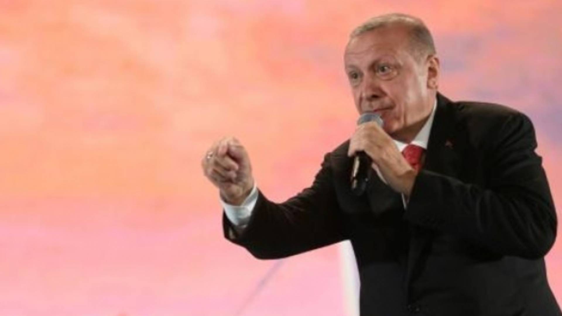 اردوغان يهدد بعملية ضد المقاتلين الاكراد في سوريا