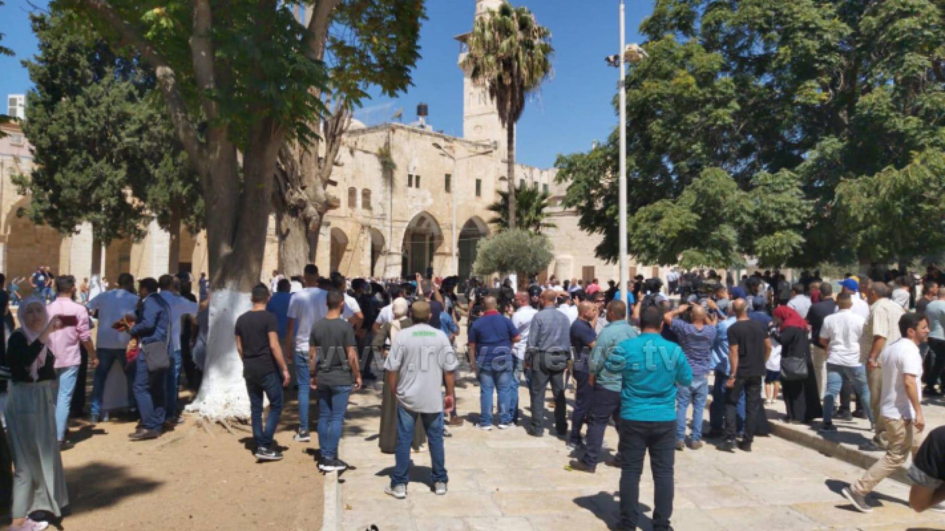 جانب من اقتحام قوات الاحتلال للاقصى