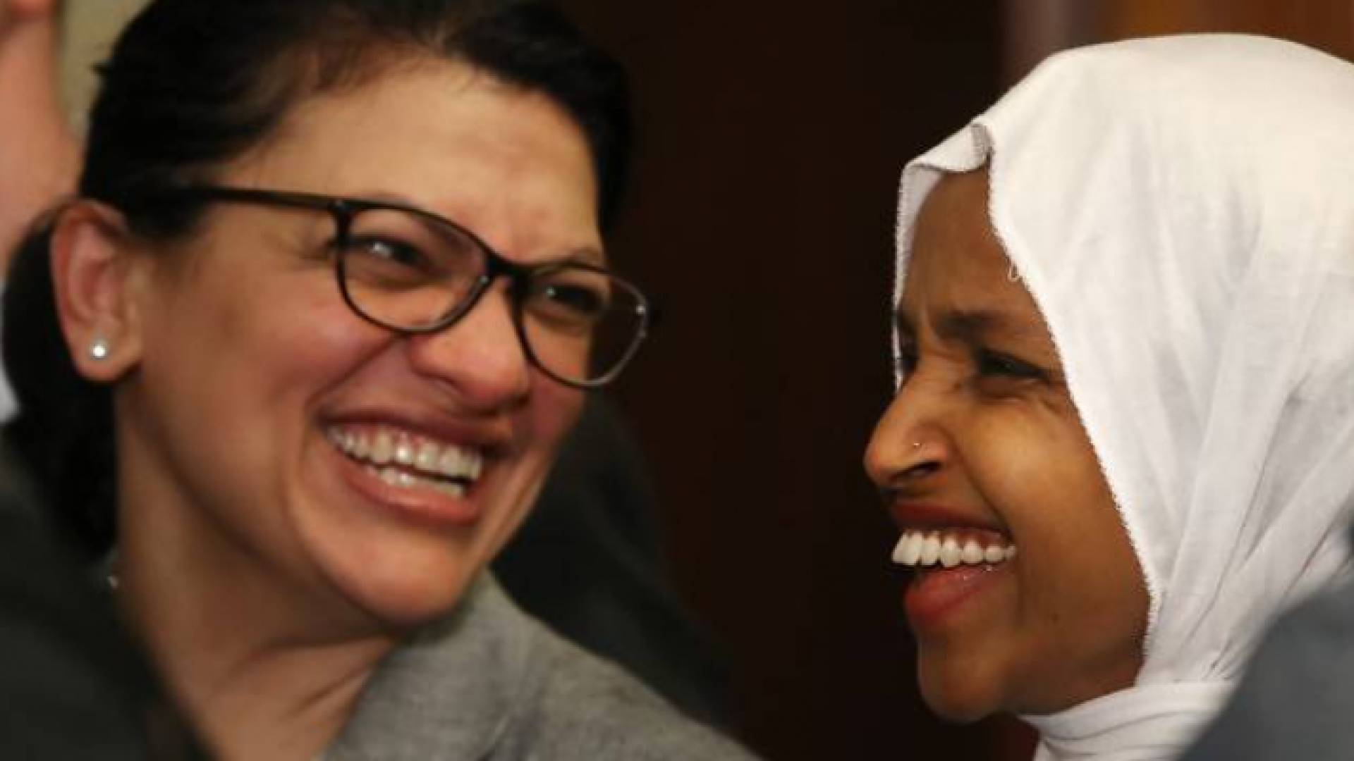 كان من المقرر أن تصل النائبتان الأحد القادم إلى الأراضي الفلسطينية