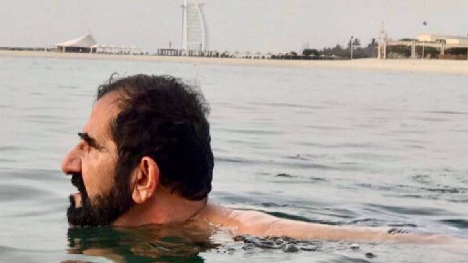 قارنه البعض بالرئيس الأمريكي دونالد ترمب الذي يملك نادي غولف في اسكتلندا