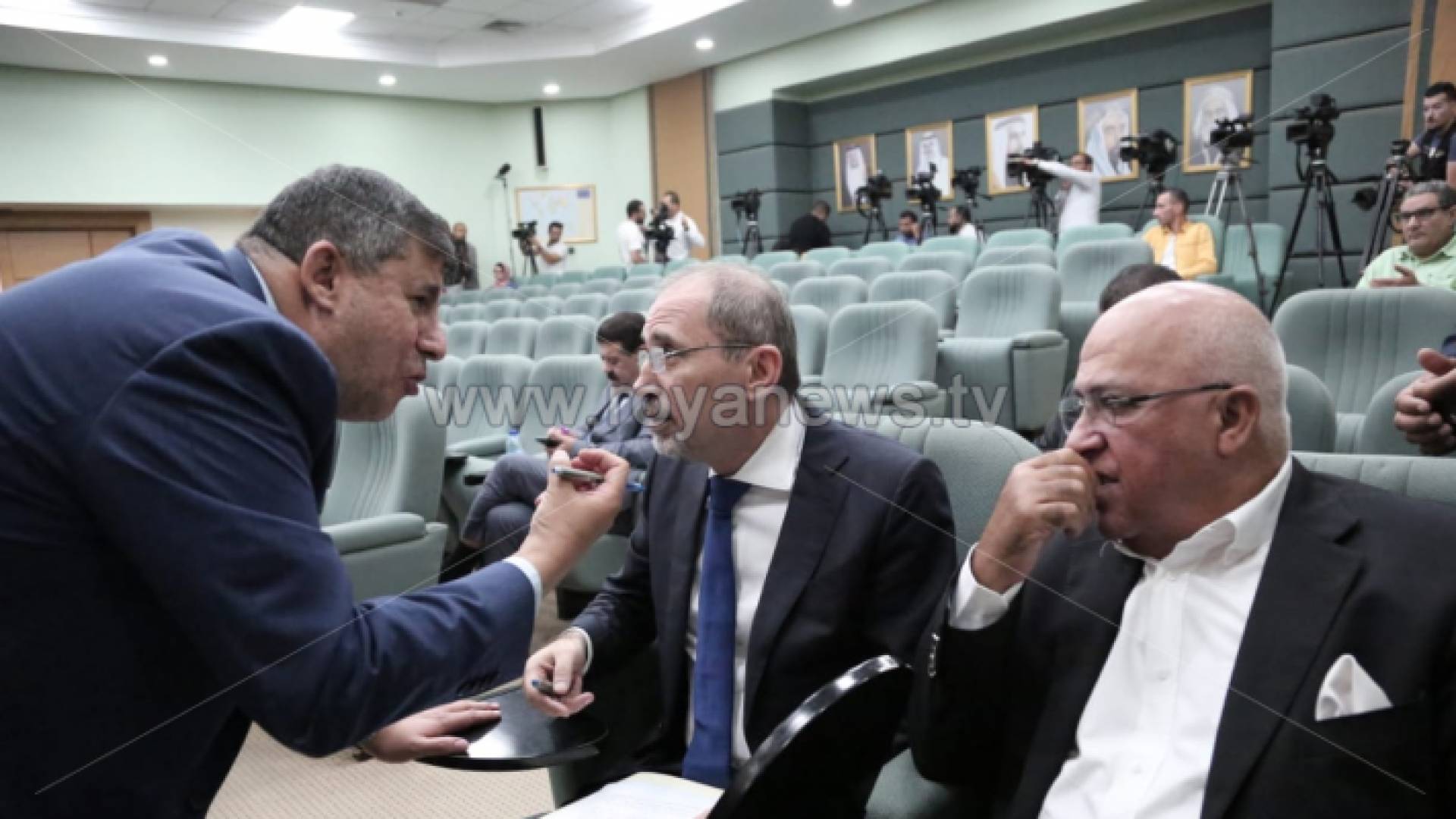 من جلسة اليوم