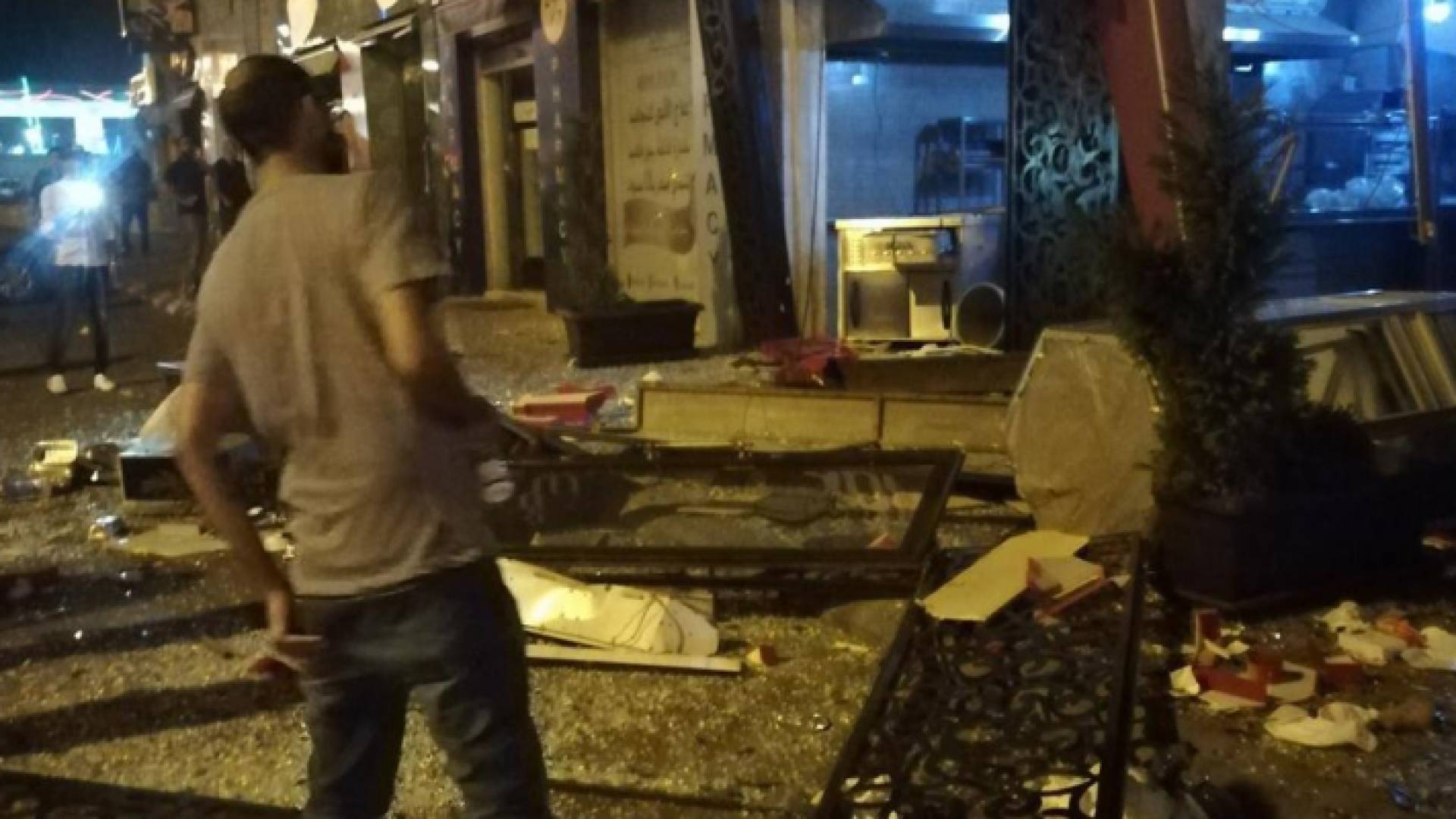 الدفاع المدني يتعامل مع تسرب غاز بأحد المطاعم في شارع المدينة بعمان
