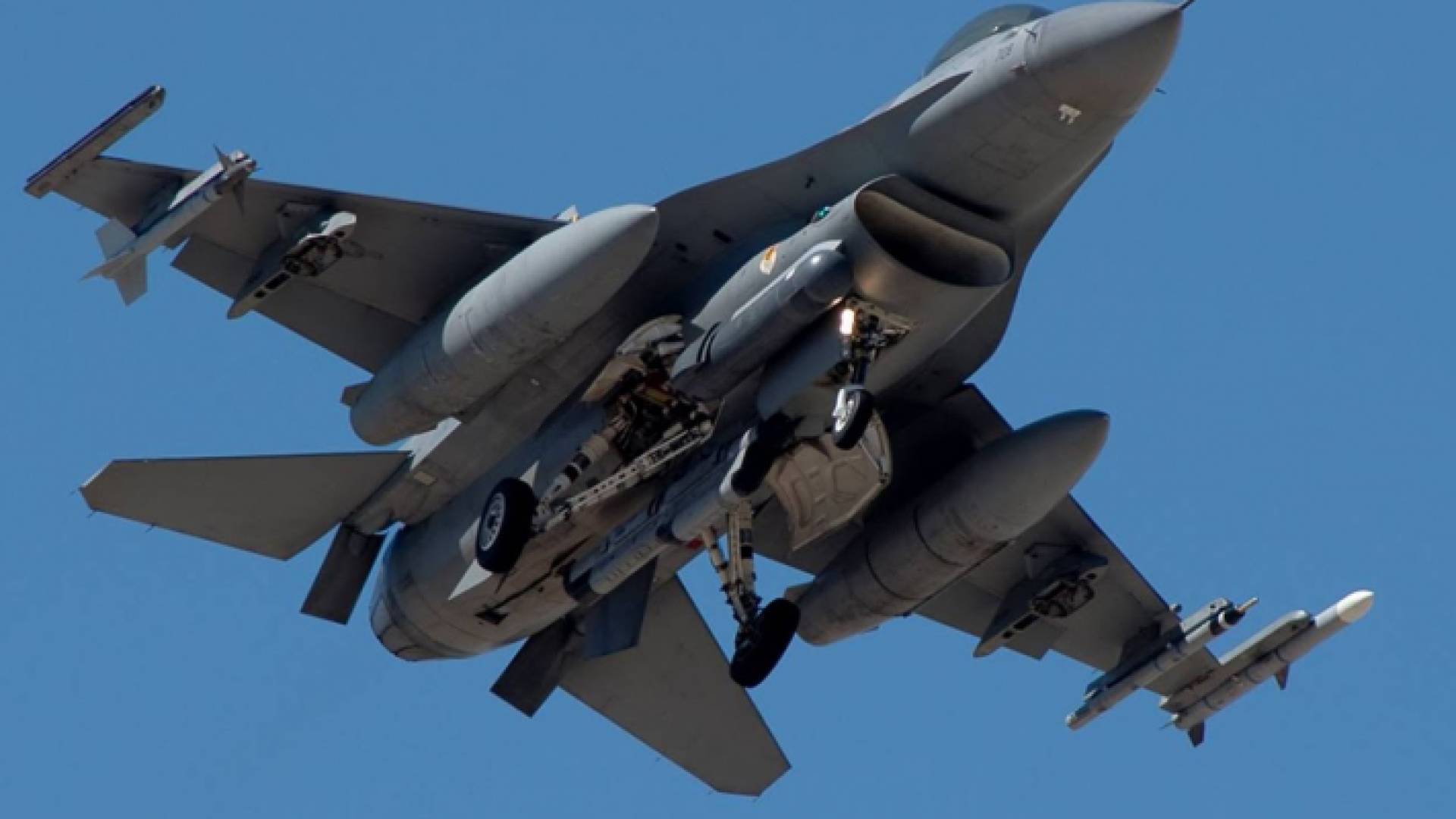 مقاتلة إف 16