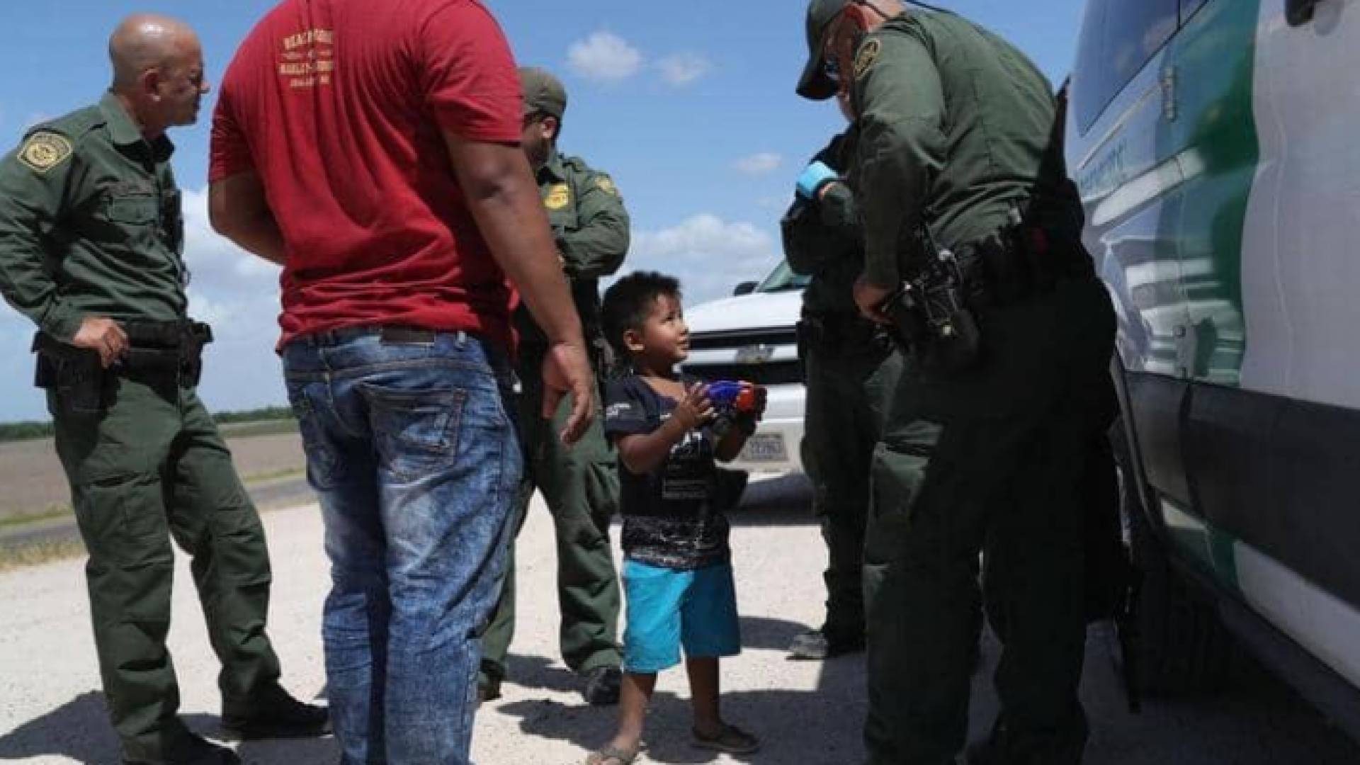 أطفال المهاجرين على الحدود الأميركية