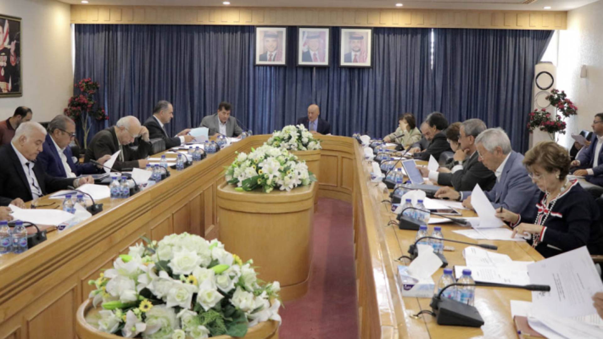 اللجنة القانونية في مجلس الأعيان