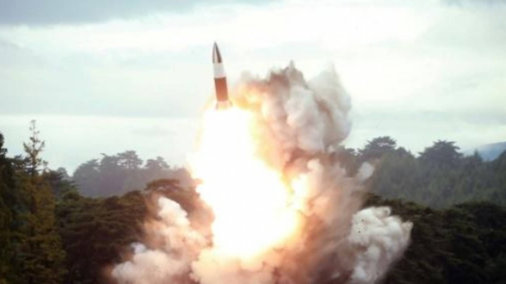 اطلاق صاروخ باليستي - ارشيفية