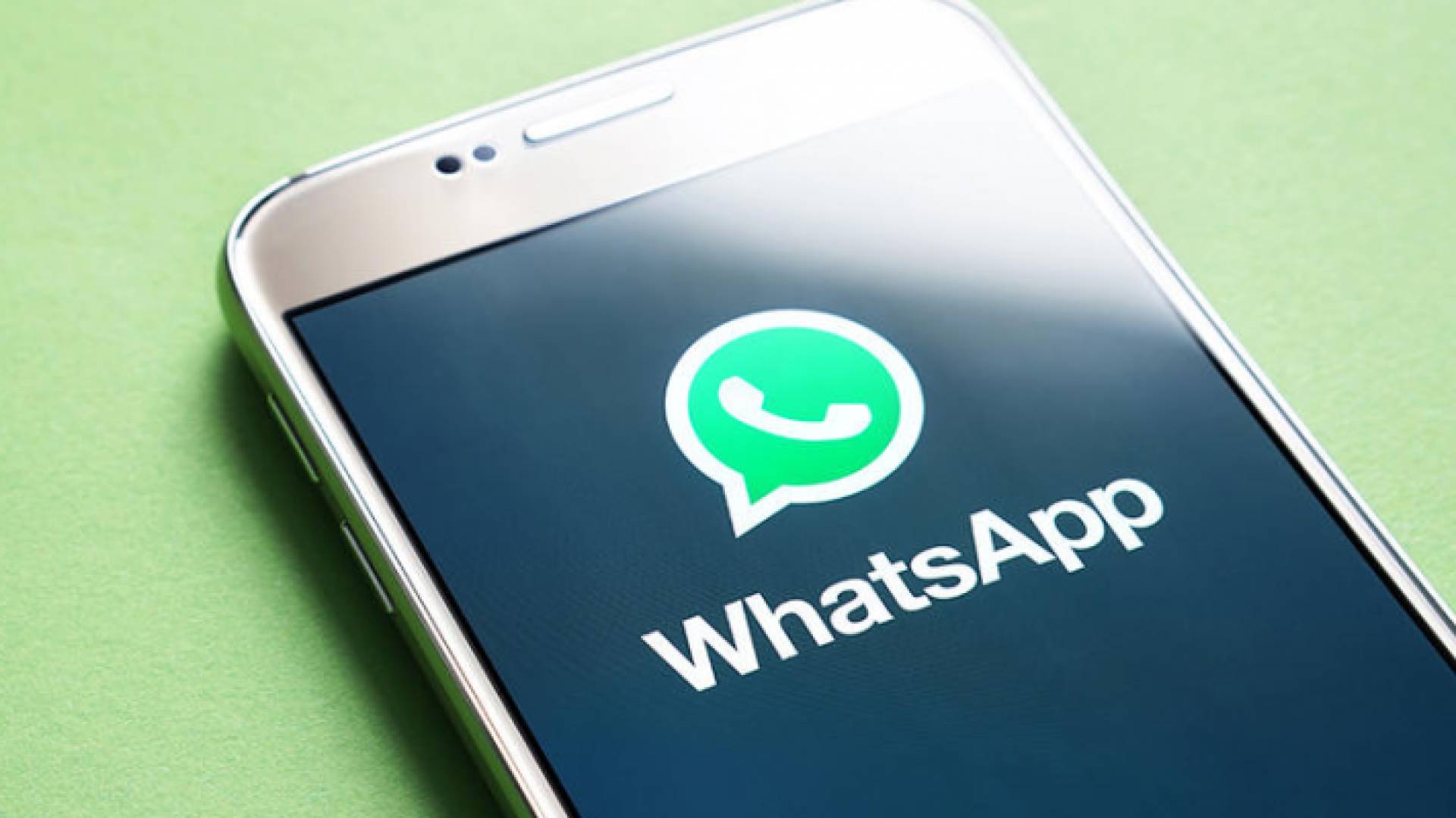 كل شيء يتم عبر ميزة "البث" Broadcast