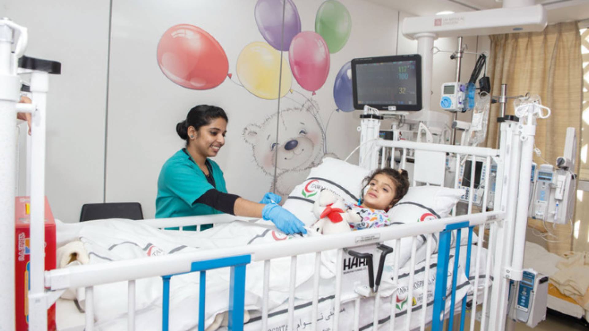 الطفلة الاماراتية ميثا