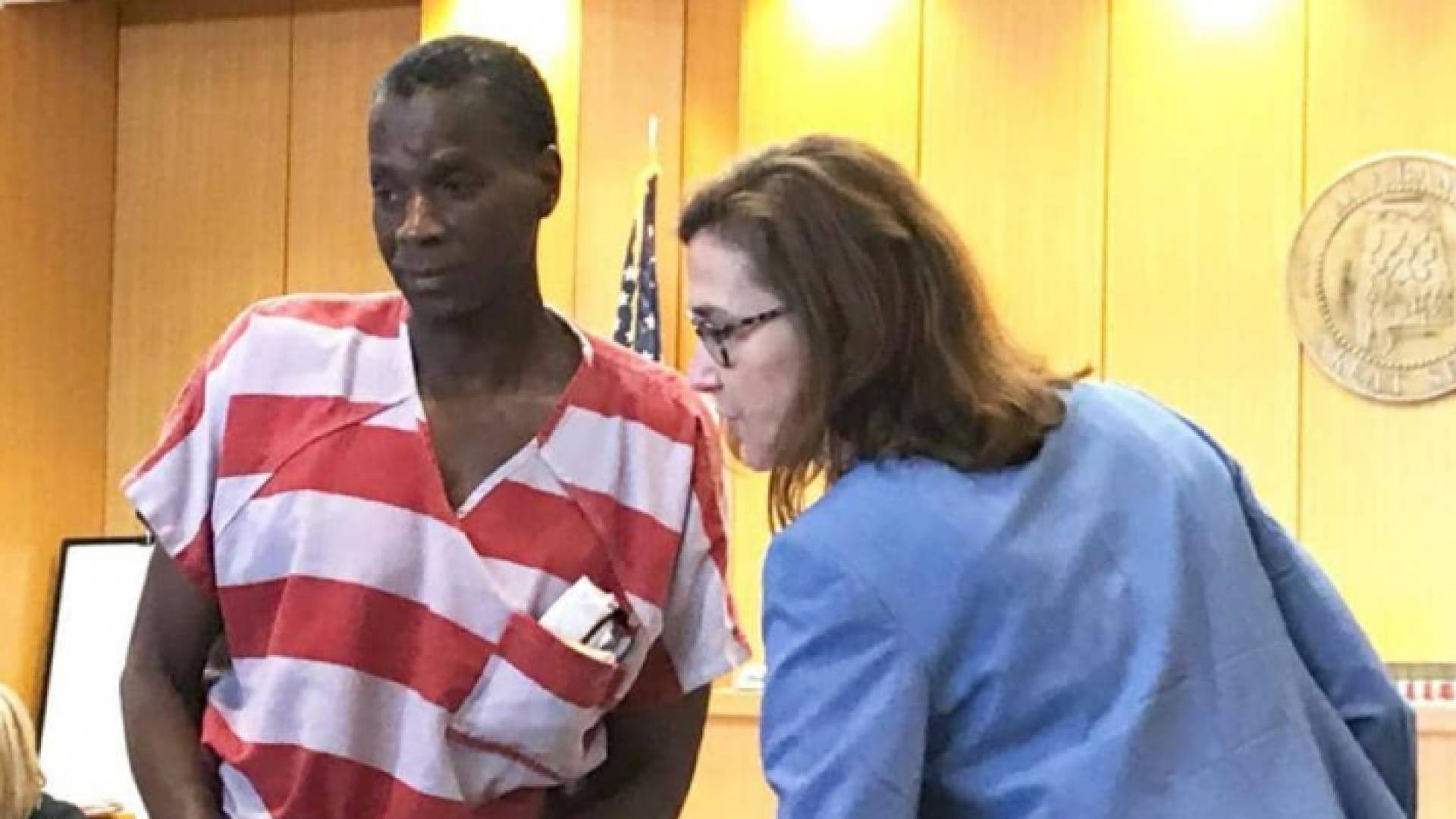 كينارد مع محاميته