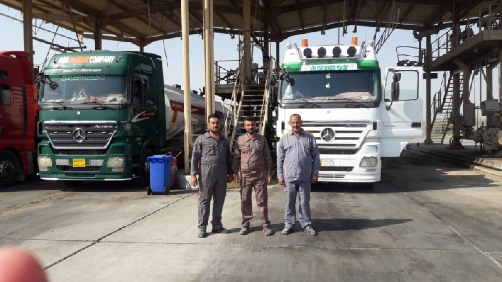 الشاحنات العراقية والاردنية التي تحمل النفط العراقي