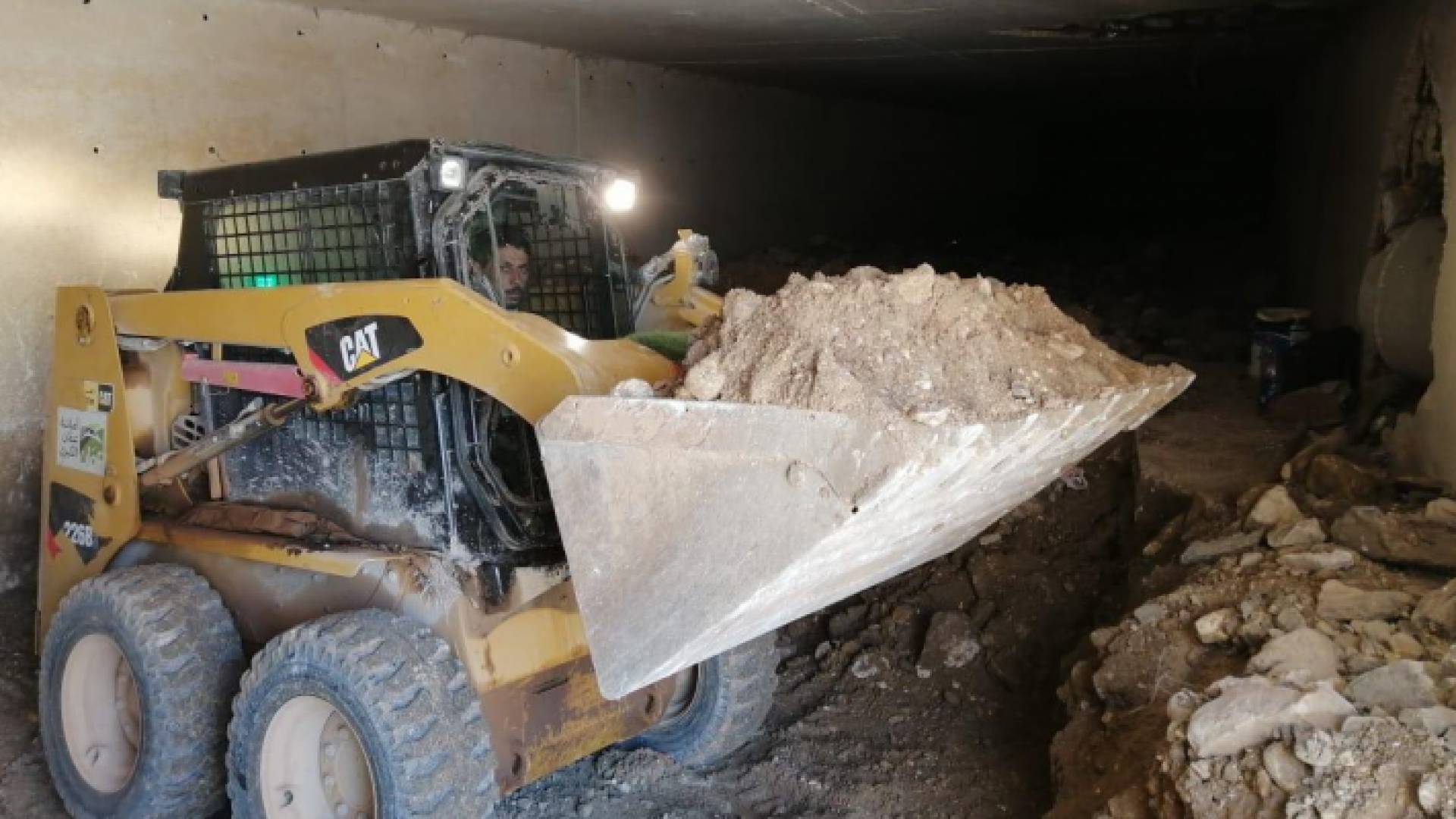 جانب من اعمال الصيانة