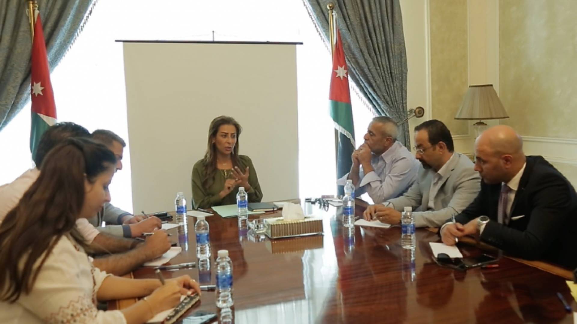 من اجتماع وزيرة الدولة لشؤون الإعلام مع مدراء الأخبار بمحطات التلفزة المحلية