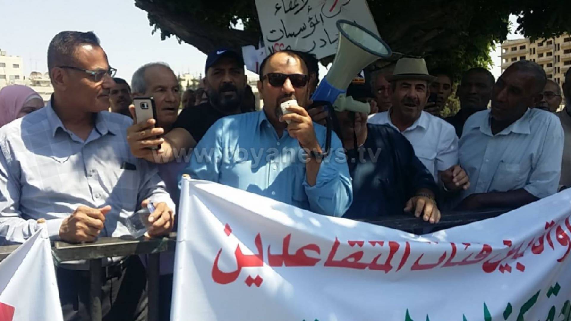 الصورة من الوقفة