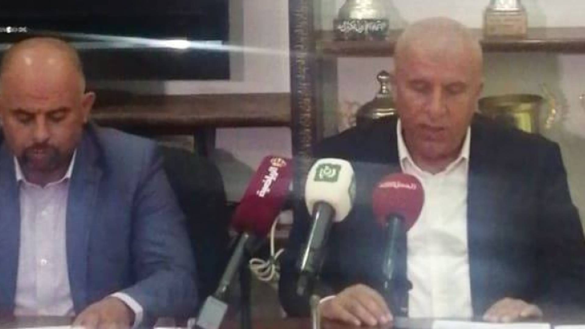 من الاجتماع