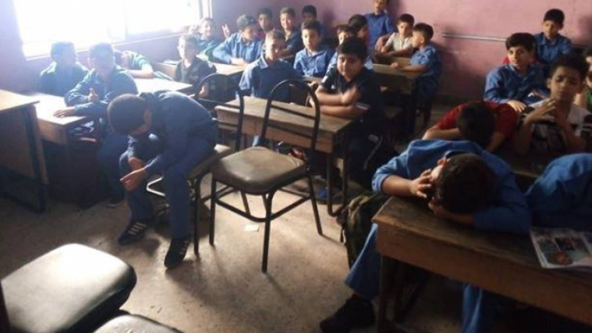 طلبة مدرسة نهاوند