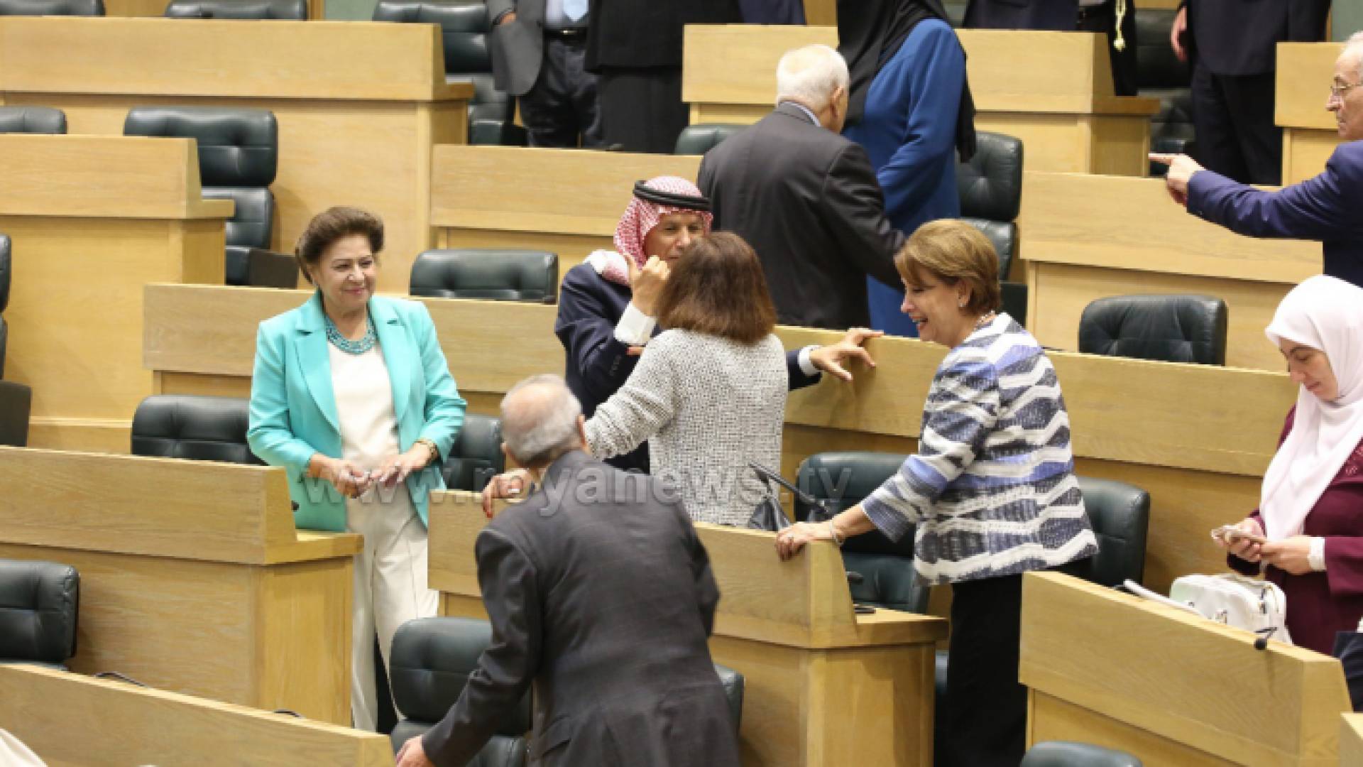 صورة من الجلسة