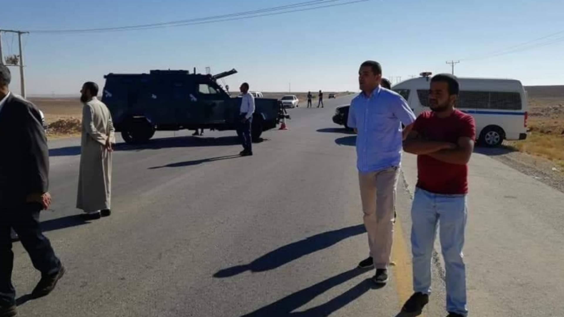 الأمن يغلق طرقا بين العاصمة والمحافظات
