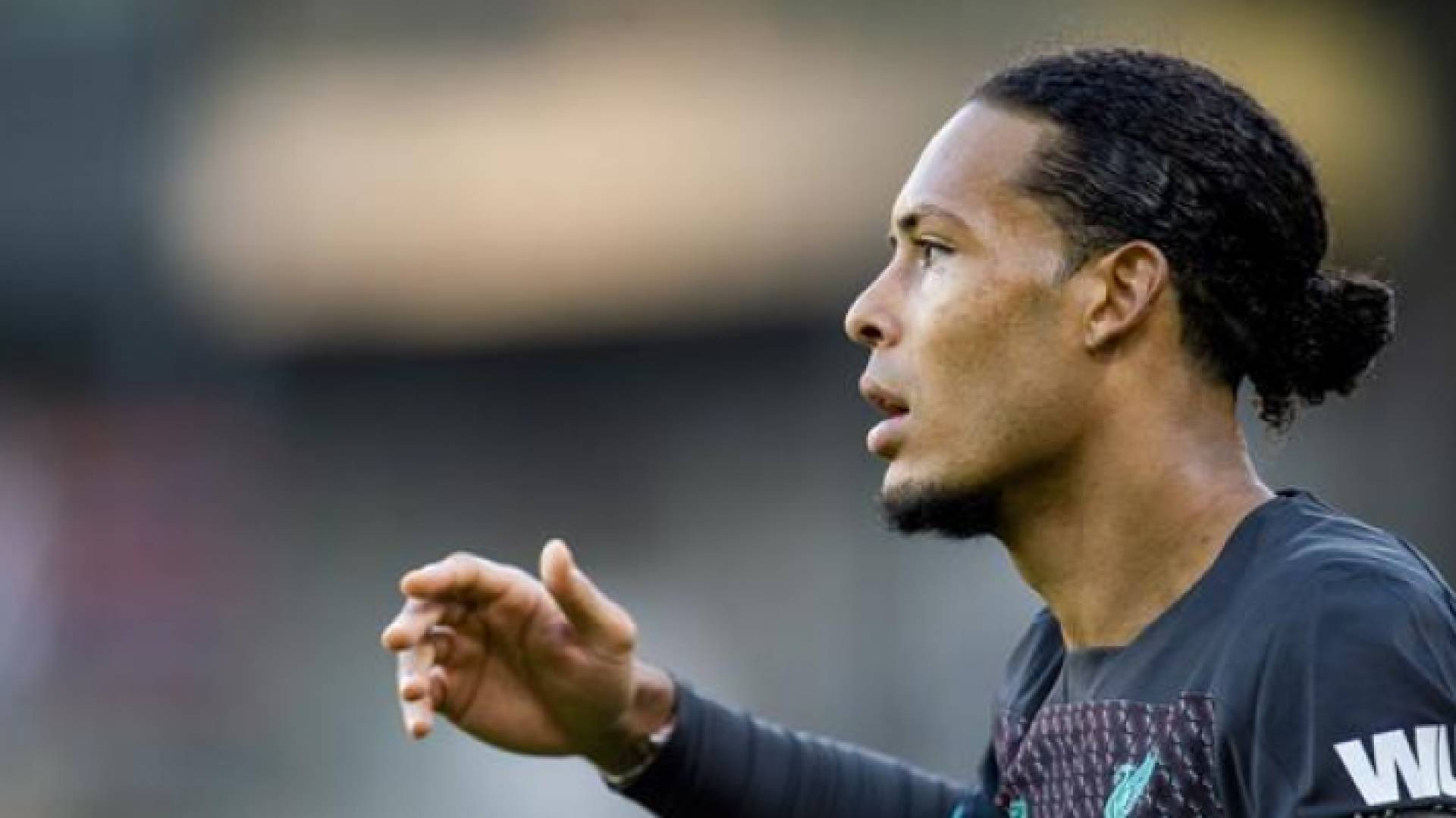 المدافع الهولندي فان دايك