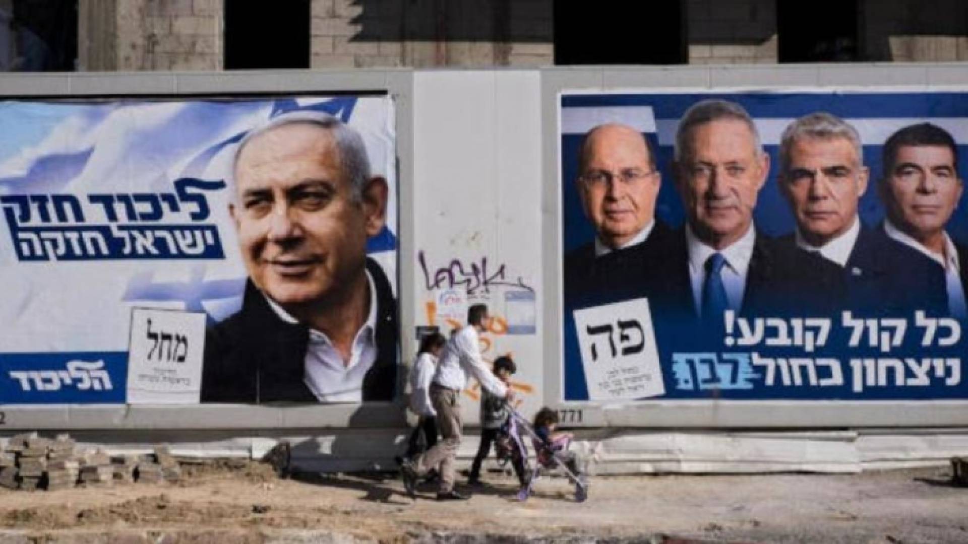 نتنياهو وغانتس متوازيين وليبرمان مفتاح الحل