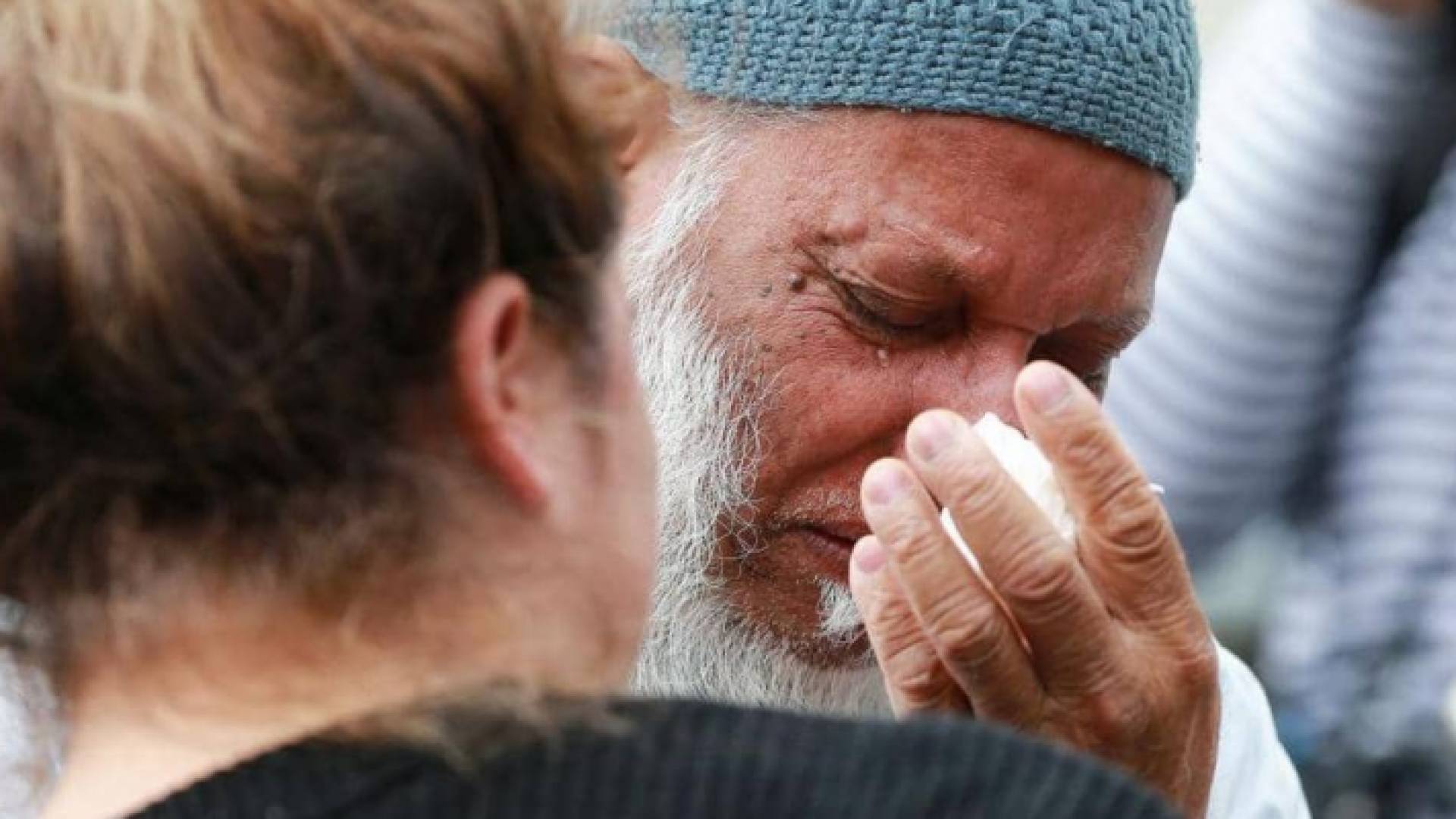 ذور الضحايا عقب المجزرة - ارشيفية