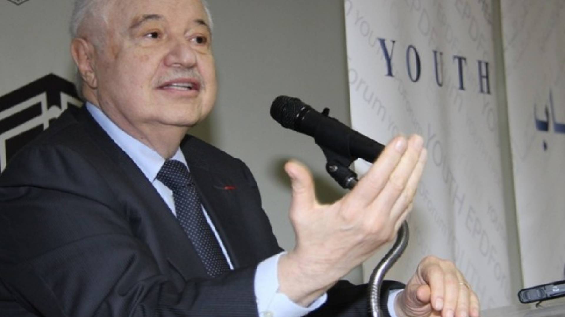 أبو غزالة لن أقبل أي منصب حكومي