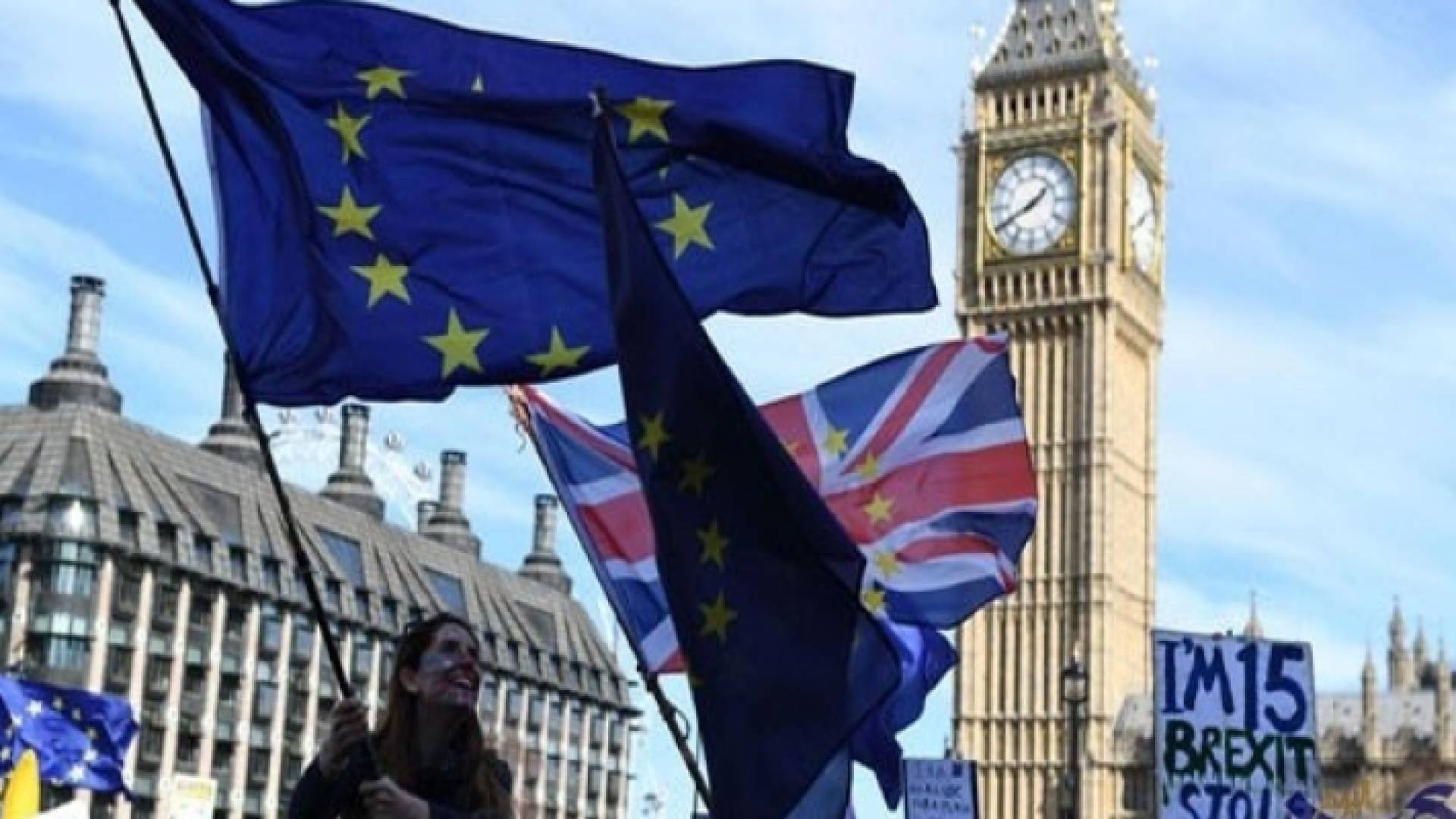 آلية التسجيل للبقاء في بريطانيا بعد بريكست تقلق آلاف الأوروبيين