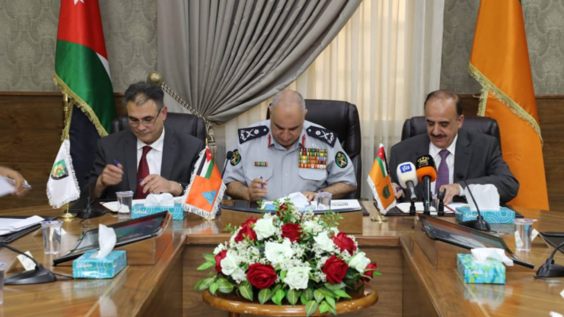 اتفاقية تعاون أكاديمية ما بين الدفاع المدني والجامعتين الأردنية والبلقاء التطبيقية