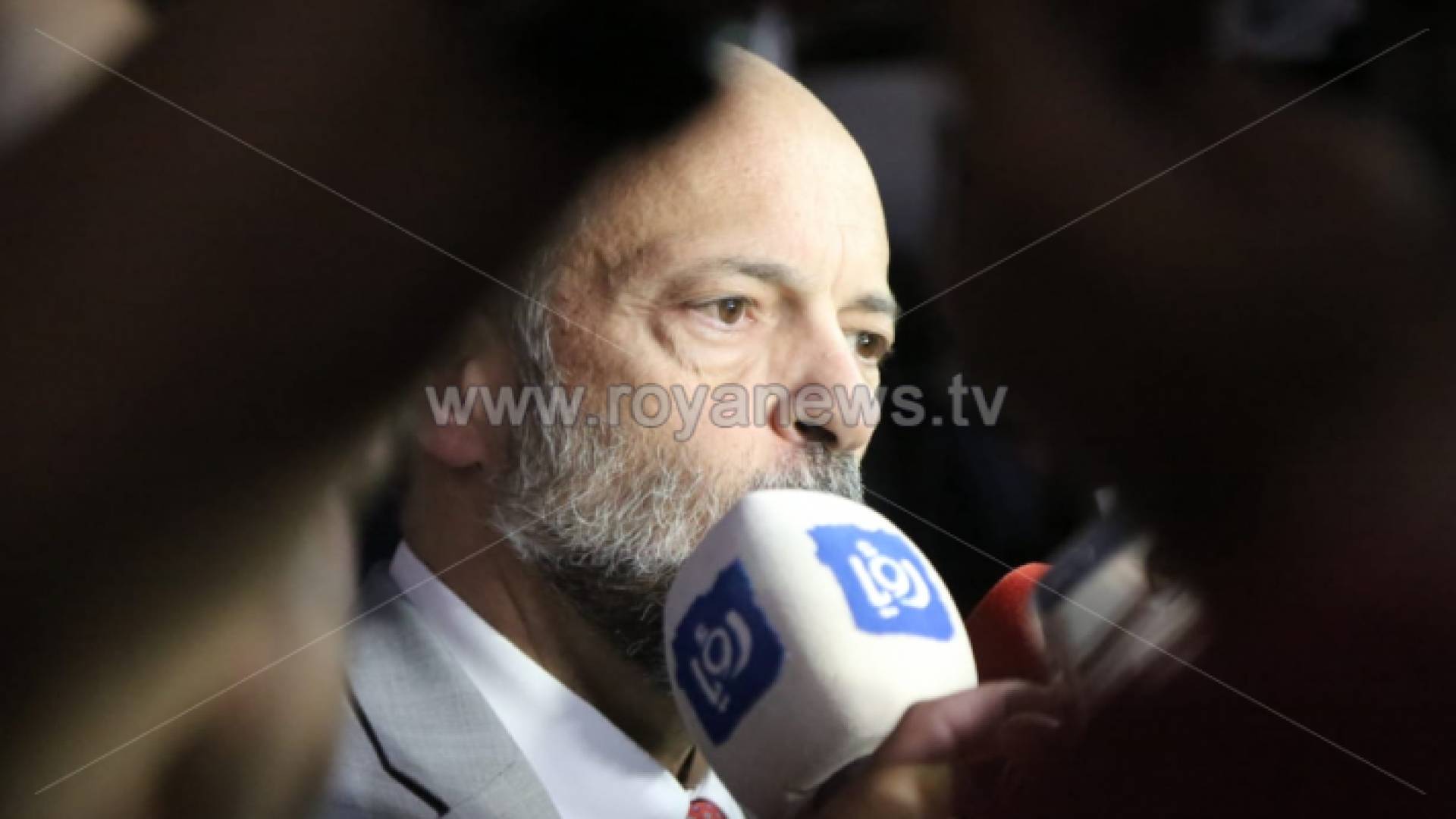 من حديث الرزاز