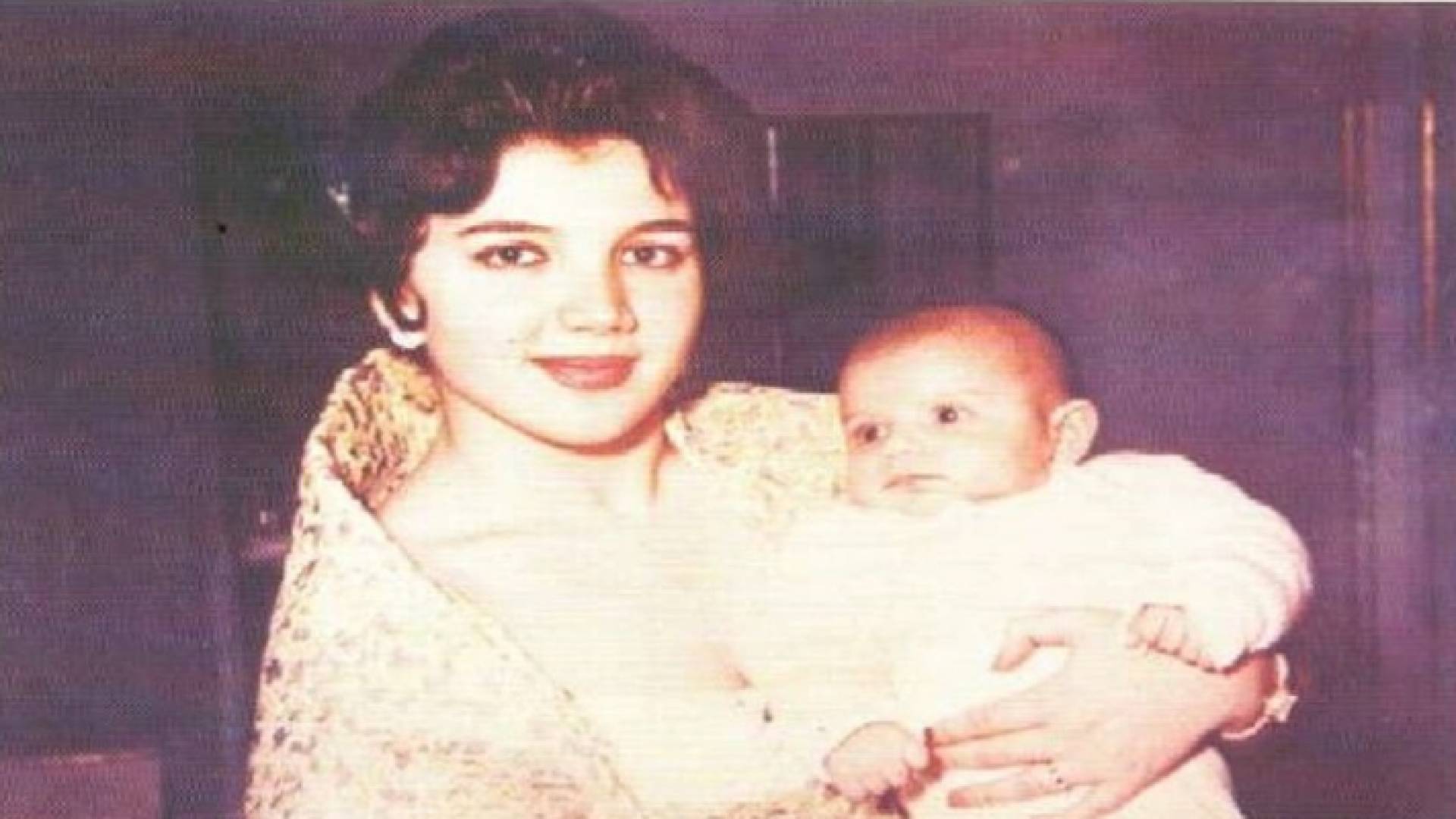 منى الصلح صبحة الوليد بن طلال بعد 5 أشهر على ولادته