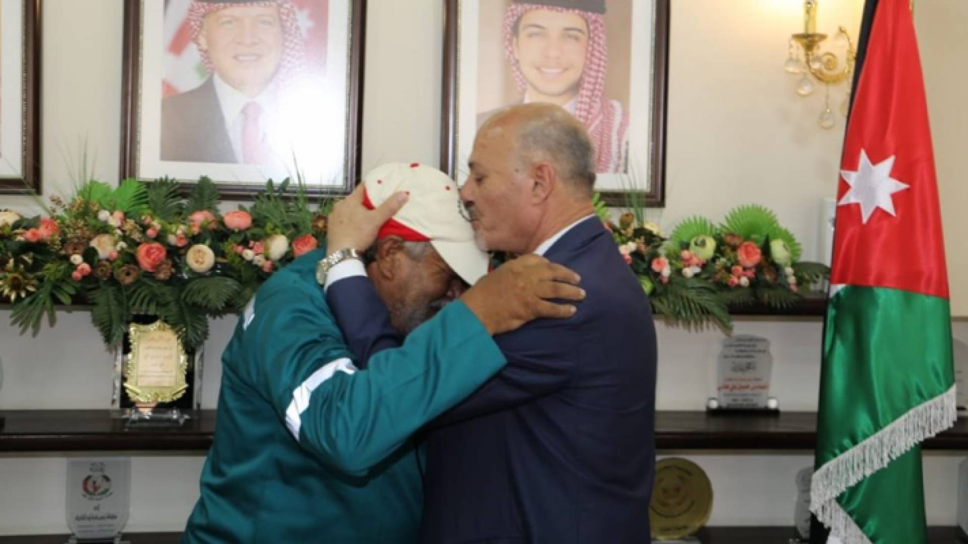 تكرم عامل وطن تعرض لسوء معاملة خلال قيامه بواجبه الرسمي في اربد