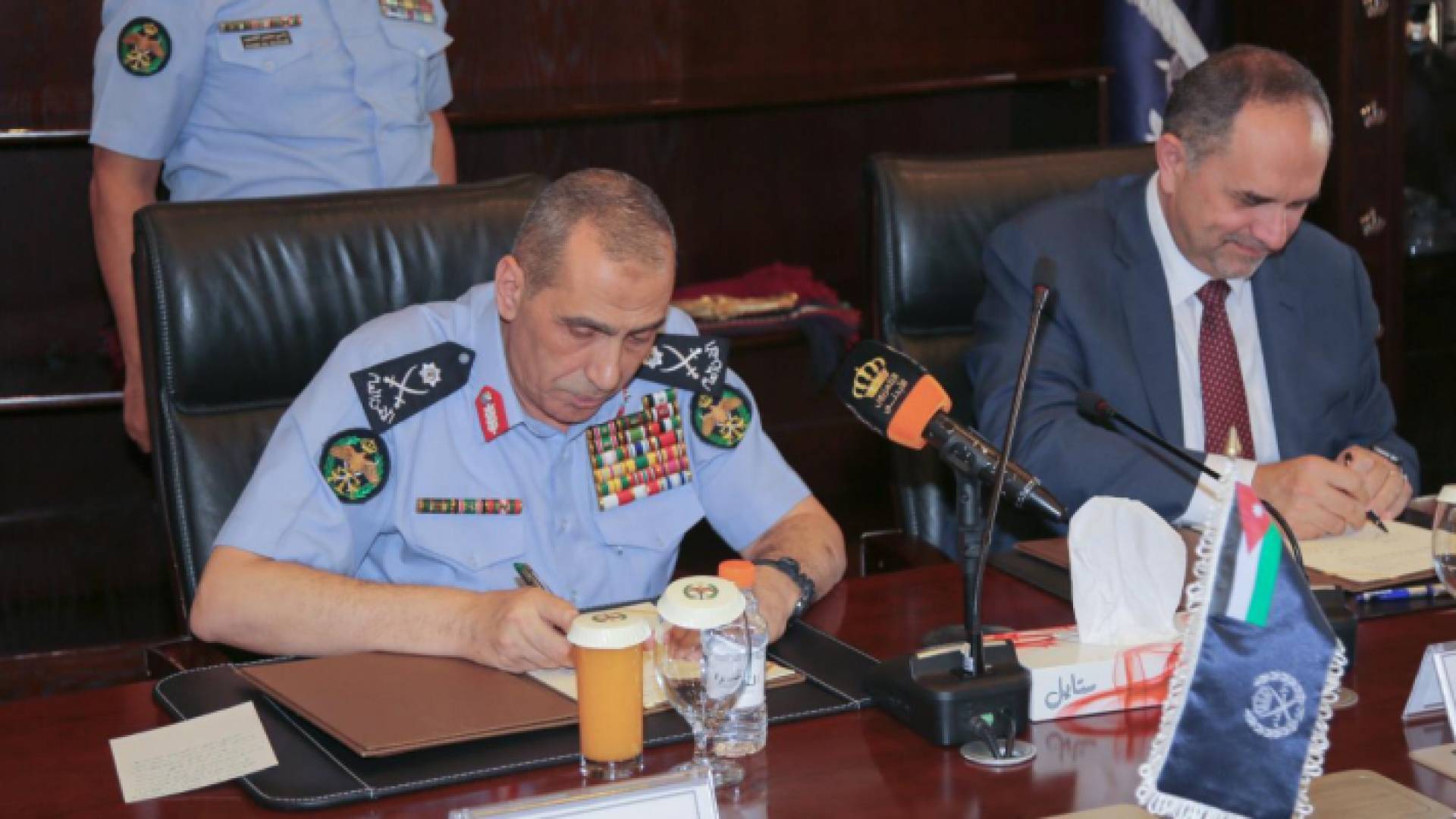 جانب من توقيع الاتفاقية