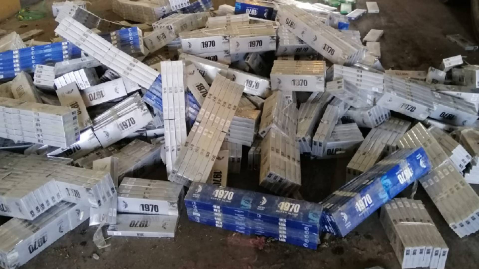 إحباط تهريب 6200 كروز دخان