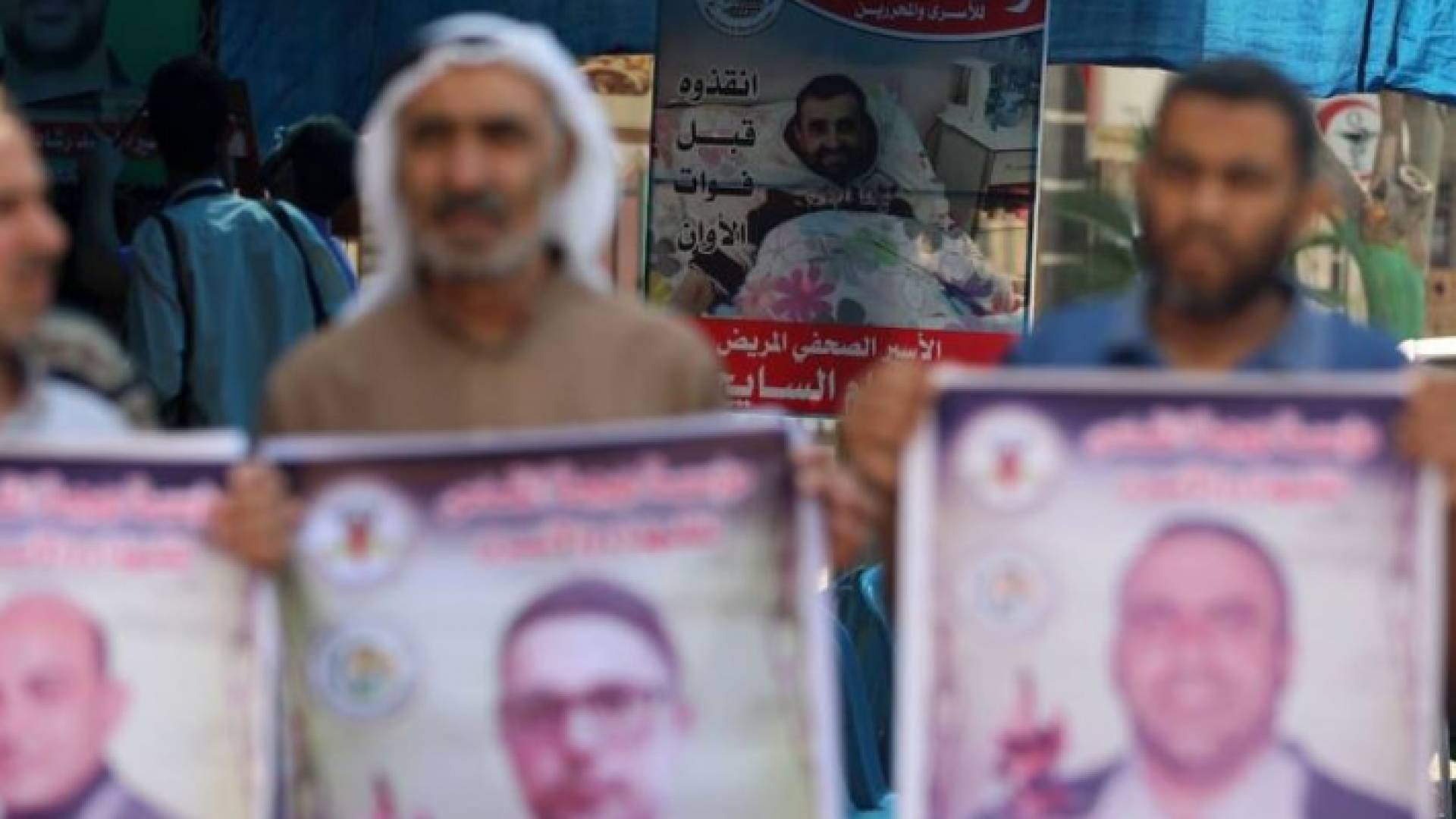 ثلاثة أسرى يواصلون إضرابهم المفتوح عن الطعام في ظروف اعتقالية صعبة