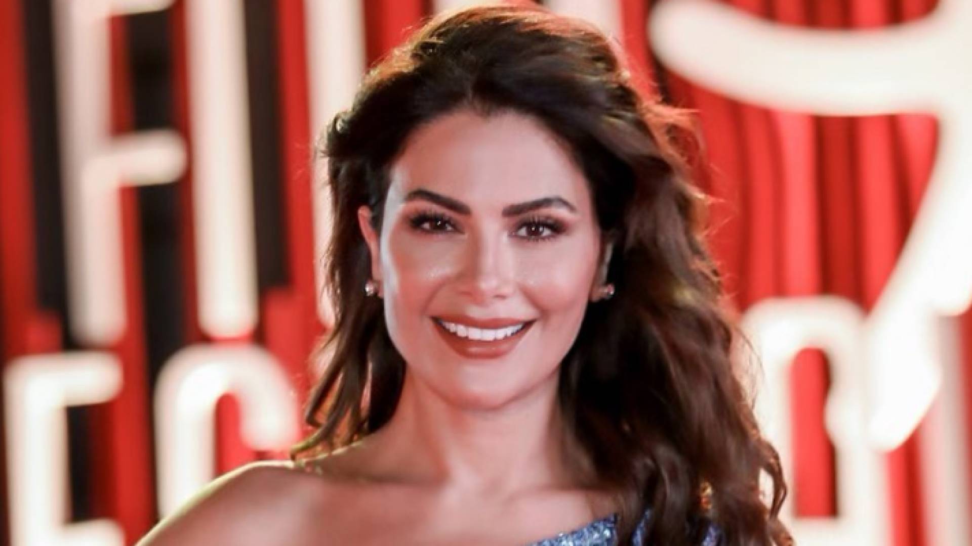 الفنانة صبا مبارك