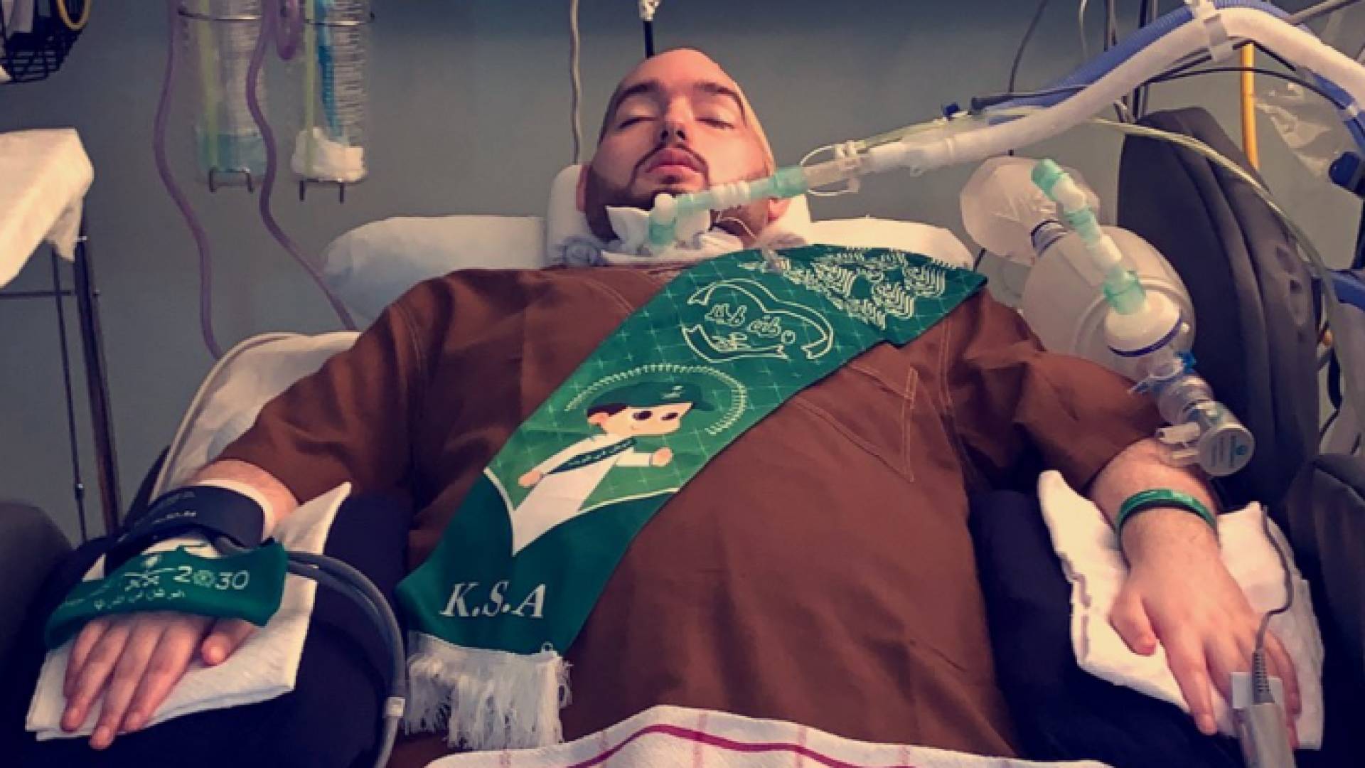 "الأمير النائم" يشارك في احتفالات اليوم الوطني السعودي