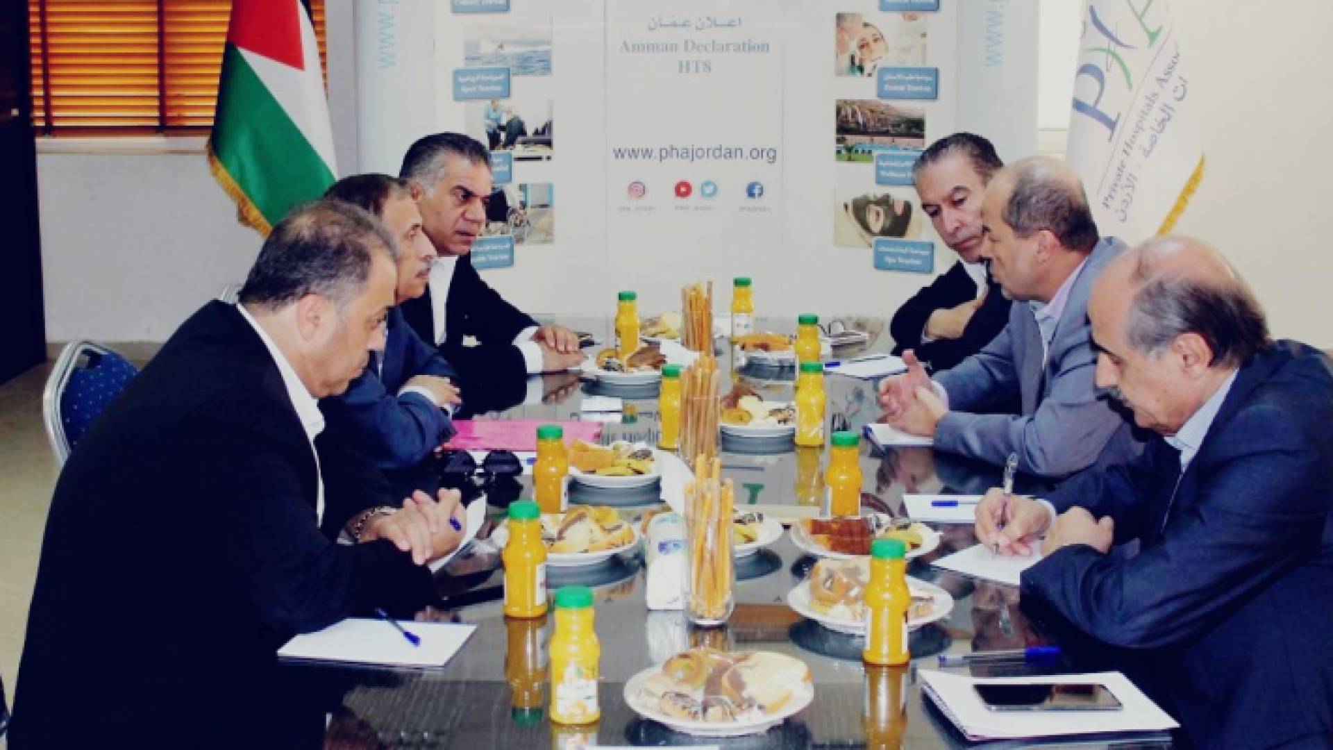 من الاجتماع