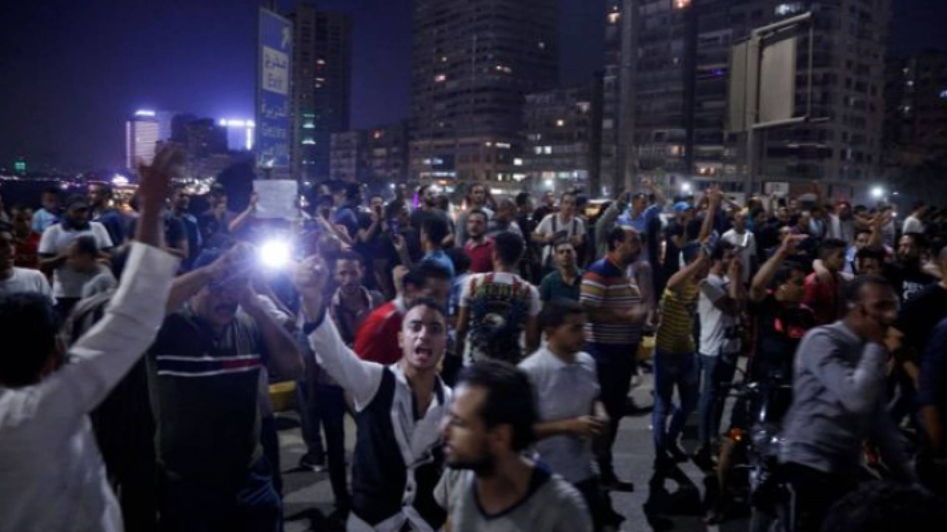 اعتقال أكثر من ألف شخص بعد التظاهرات المناهضة للسيسي في مصر