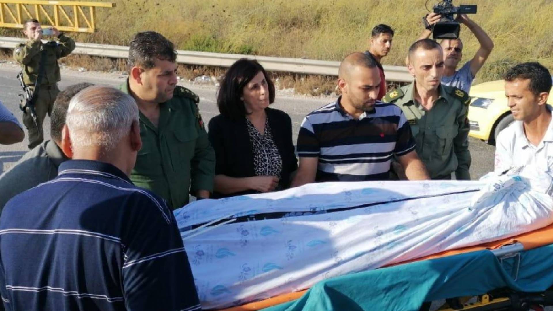 سلطات الاحتلال تسلم جثمان الشهيد جثمان الشهيد محمد فوزي العدوي