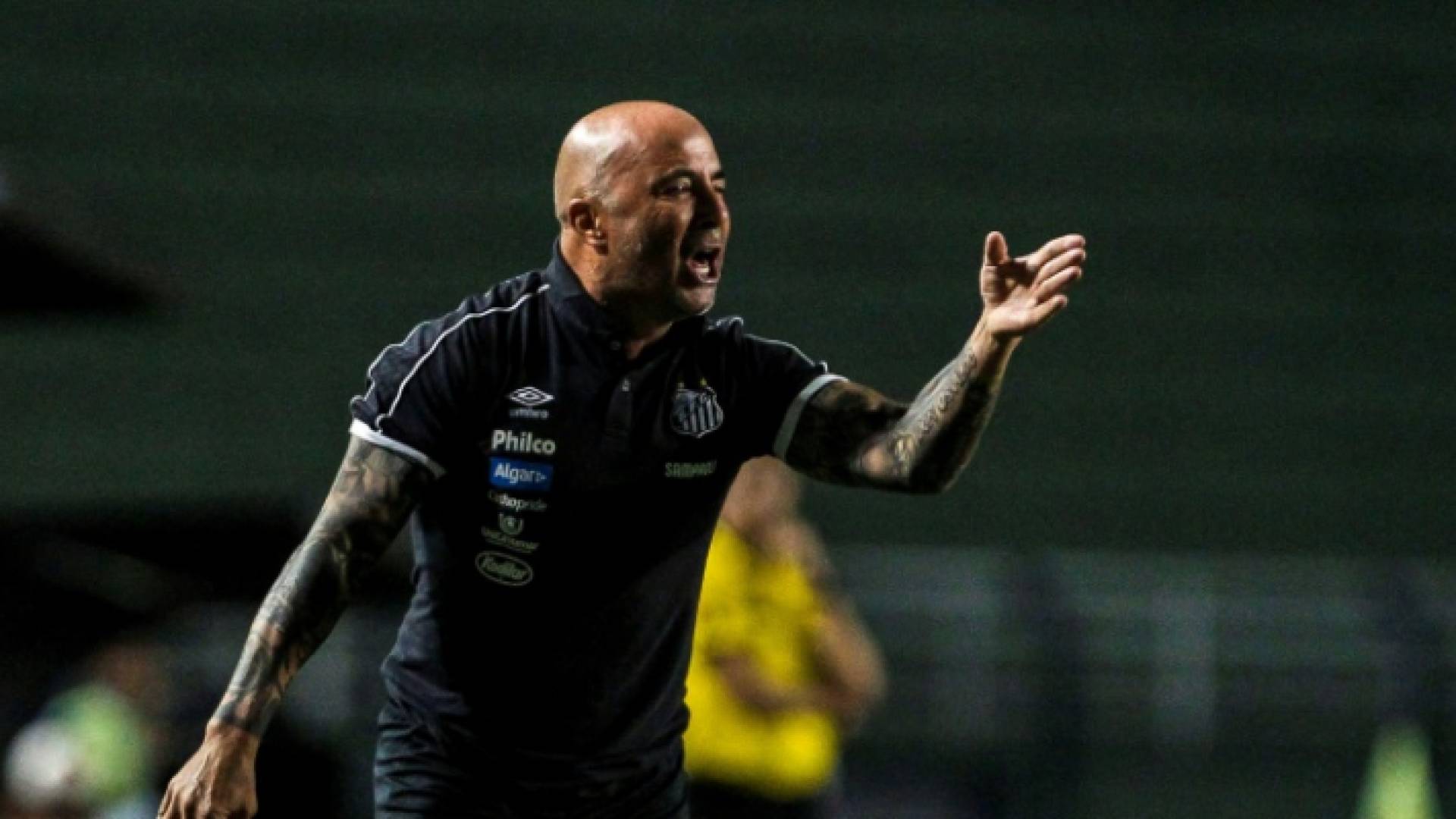 سامباولي يطالب الاتحاد التشيلي بتعويض كبير