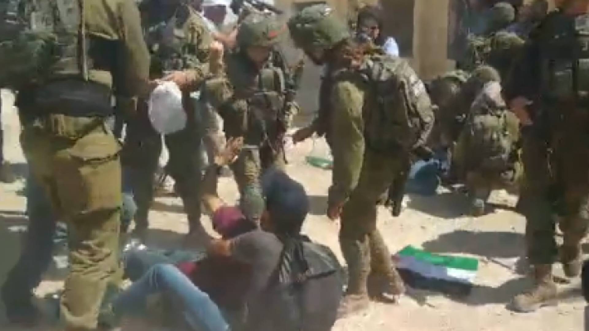 جانب من قمع المسيرة السلمية