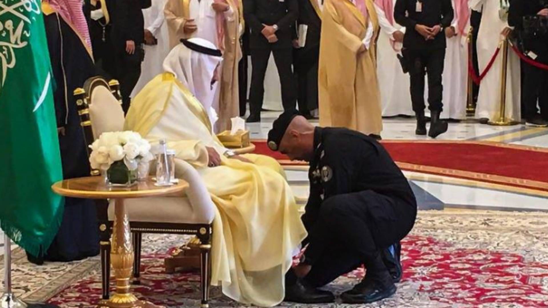 اللواء الفغم برفقة الملك سلمان - ارشيفية