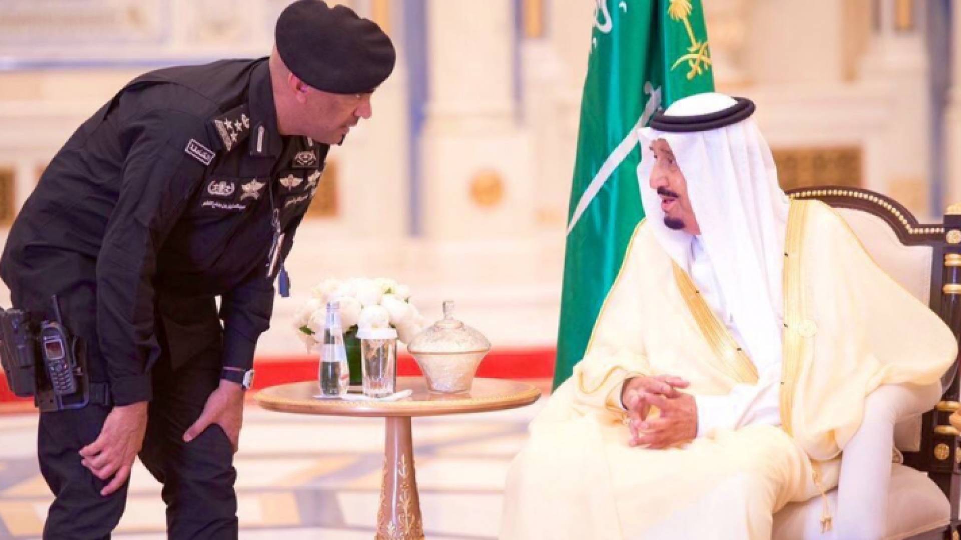 اللواء الفغم برفقة الملك سلمان - ارشيفية