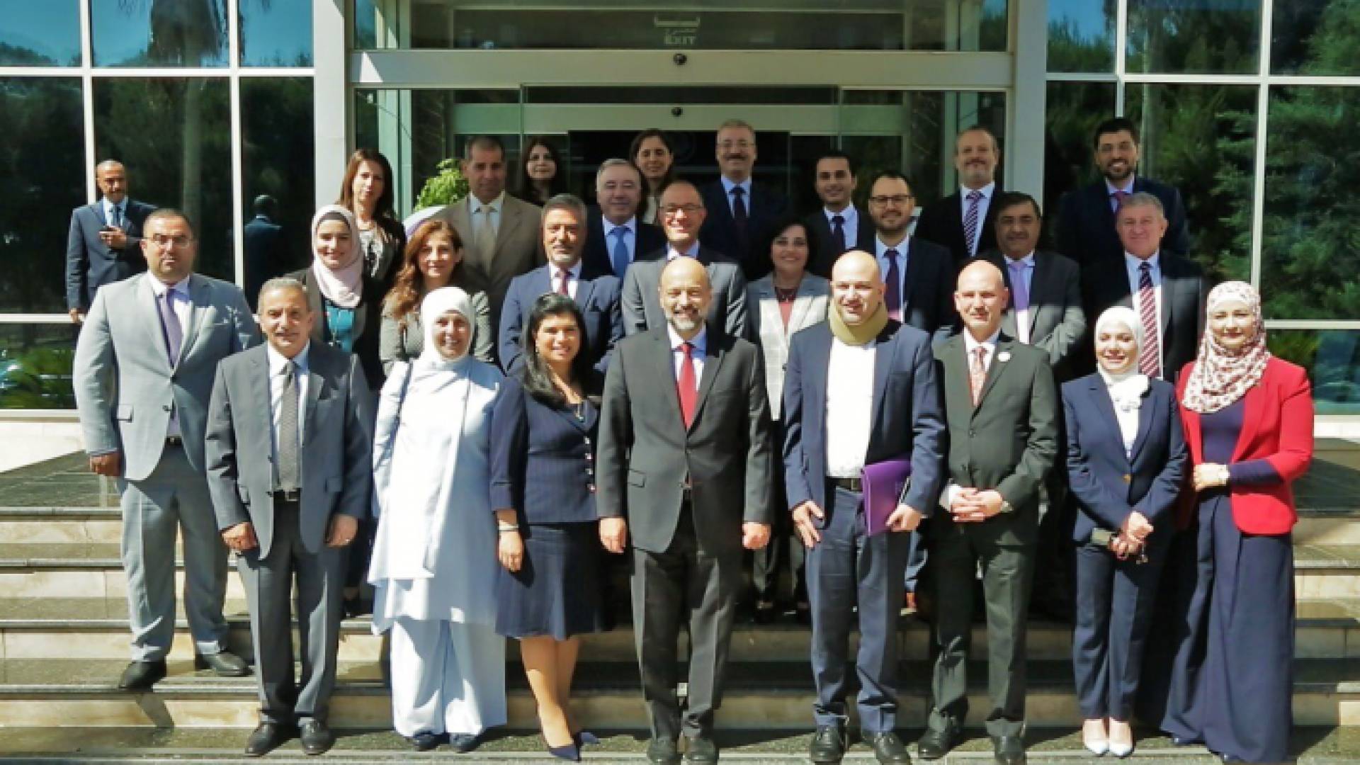 الرزاز يزور الجمعية العلمية الملكية