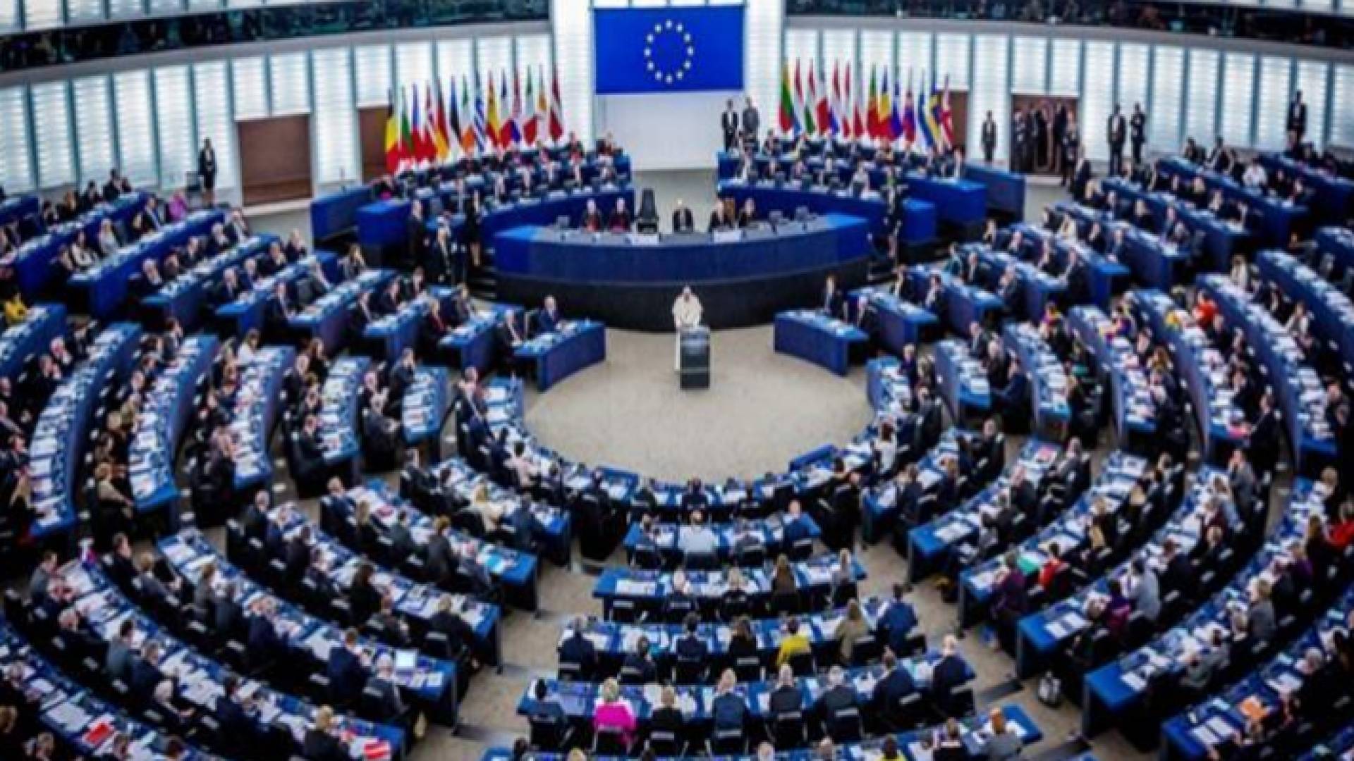 لجنة الموازنة في البرلمان الأوروبي ترفض بالأغلبية طلب قطع المساعدات عن الأونروا