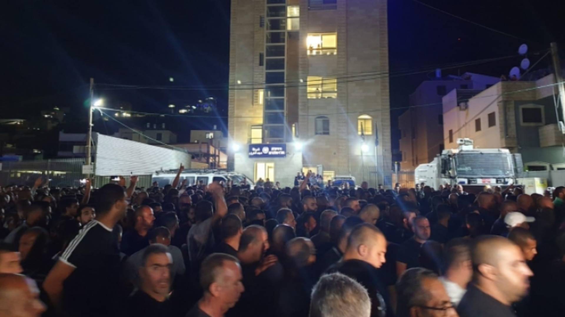 من المنظاهرات